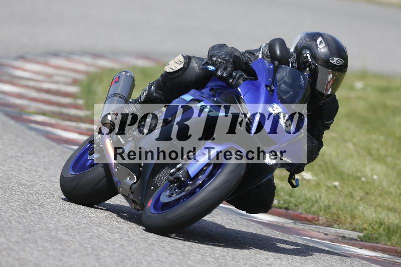 Archiv-2025/09 22.04.2025 Cornu Master School ADR/rot-rouge/349